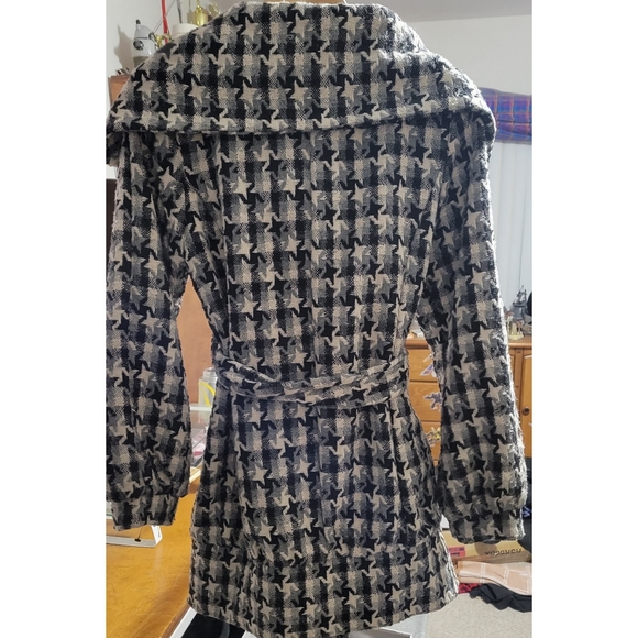 SOLD Vintage wool houndstooth coat - Picture 2 of 5